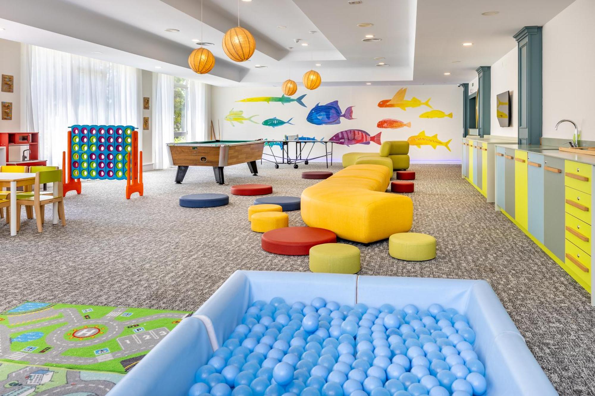 Grupotel Parc Natural & Spa Плайя-де-Муро Екстер'єр фото The children's playroom at the hotel