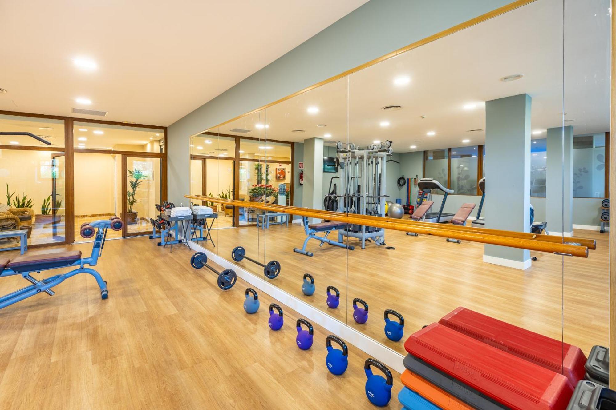 Grupotel Parc Natural & Spa Плайя-де-Муро Екстер'єр фото The gym at the hotel